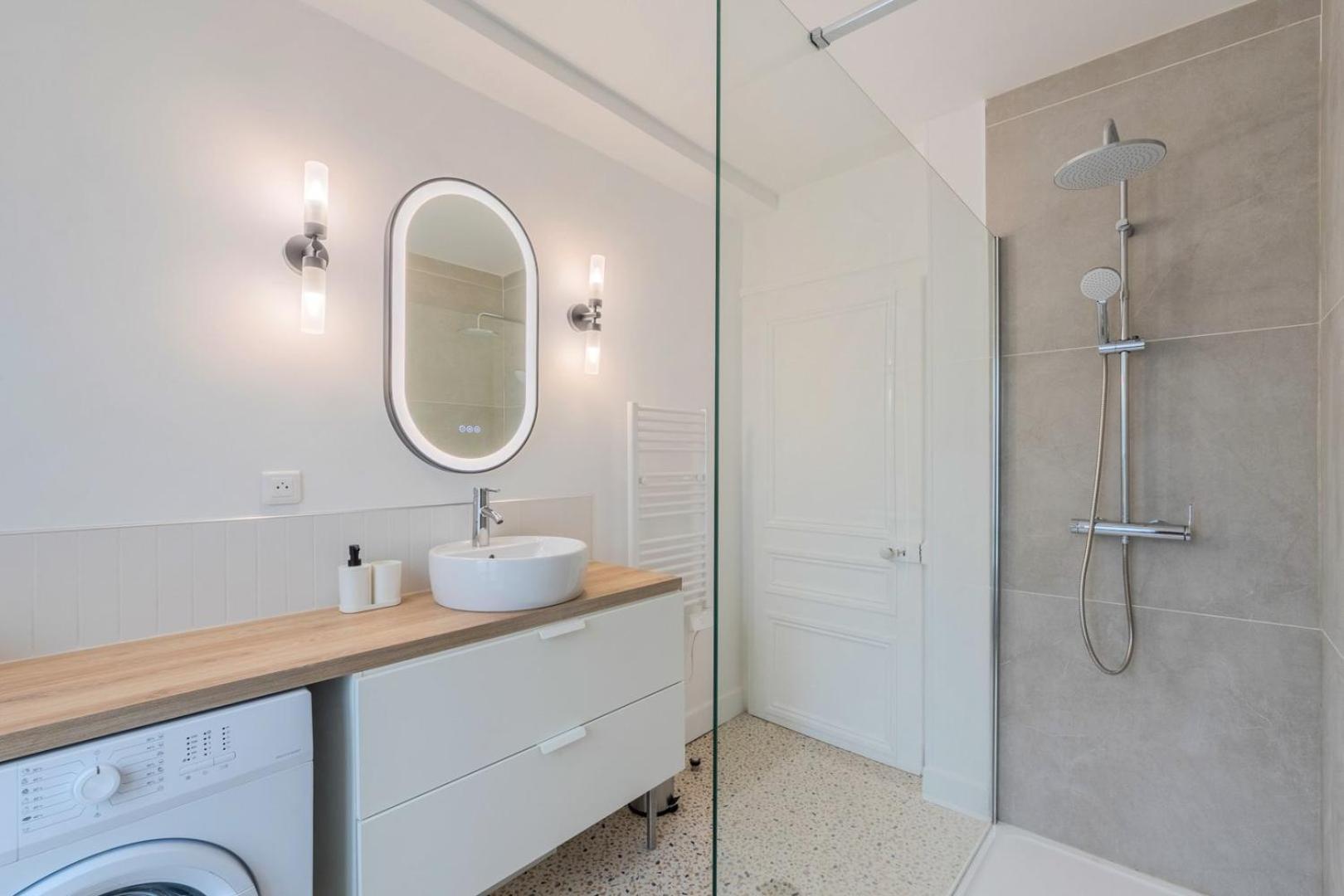 3 Bedroom Apartment On The Grand Place ليل المظهر الخارجي الصورة